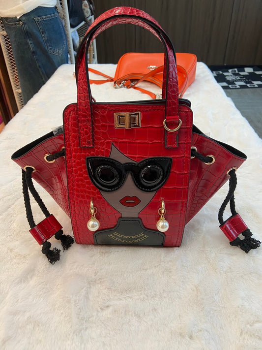 10.27.25 Purse Lady purse w pearl earring