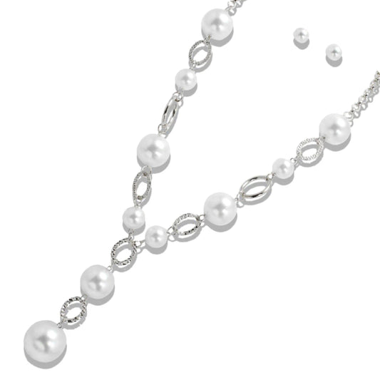 1.9.26 Necklace pearls and chain link long