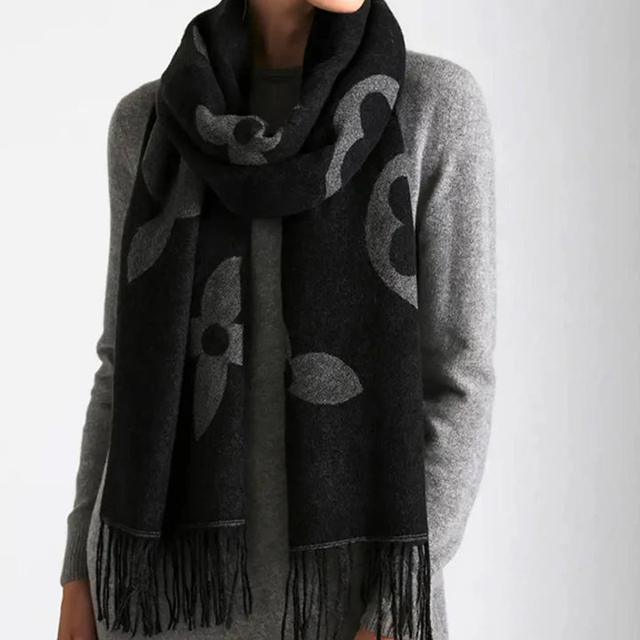 10.3.25 Scarf wrap Elegant scarve wrap with fringes