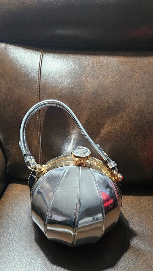 9.4.25 Purse Silver bling ball w rhinestone closure