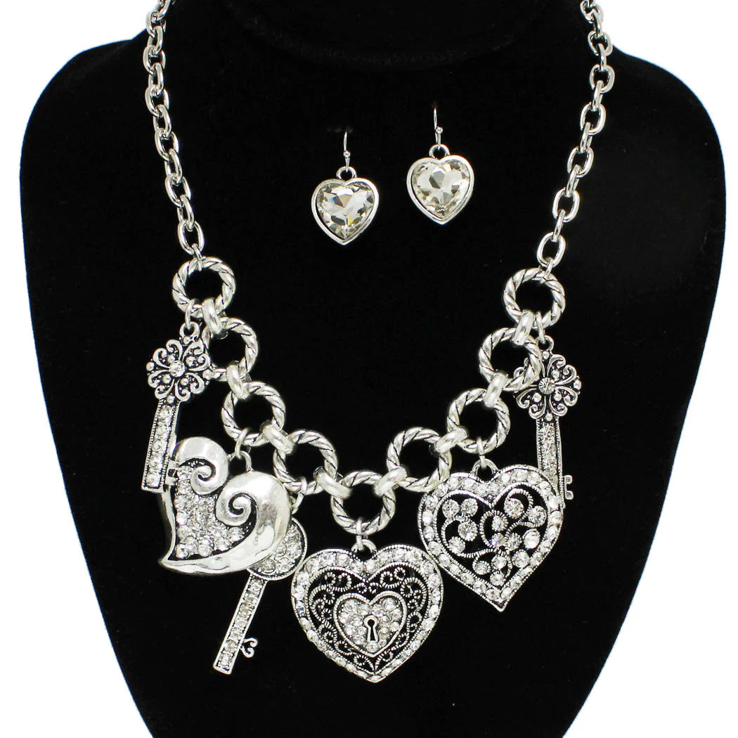 8.8.25 Necklace HEART & KEY RHINESTONE CHARM NECKLACE Long