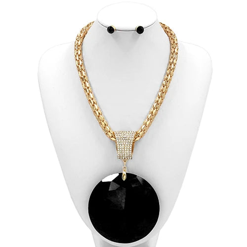 9.17.26 Necklace set stone medallion w stud earrings