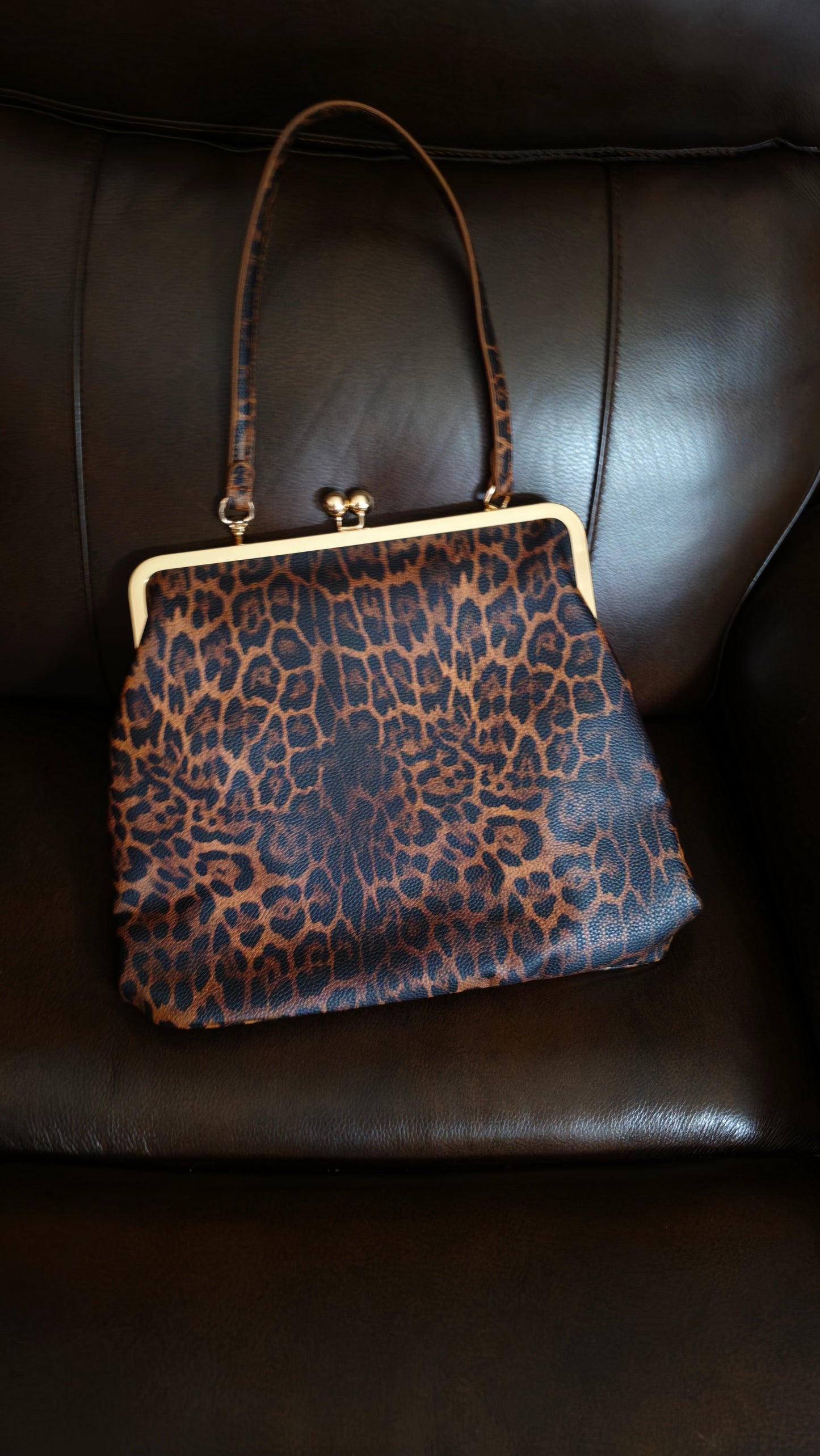 9.1.26 Purse cheetah print kisslock