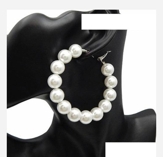 7.1.25 earrings pearl white hoops