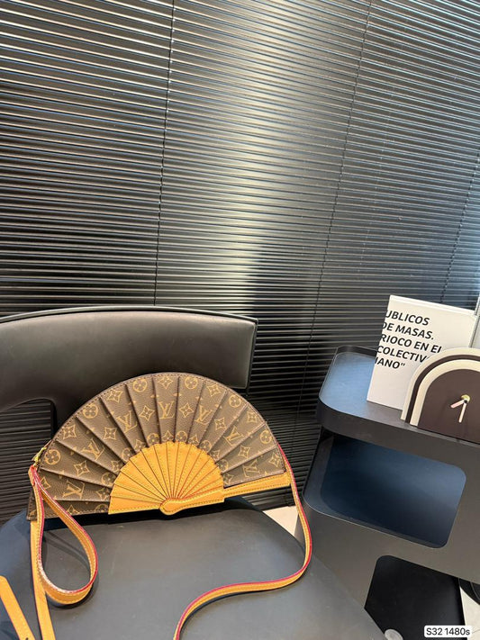 8.13.25 Purse L Fan purse