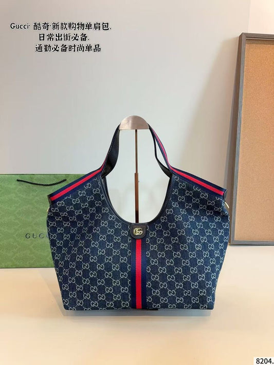 10.22.25 Purse G tote blue