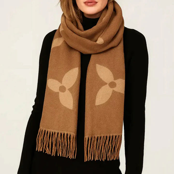 10.3.25 Scarf wrap Elegant scarve wrap with fringes