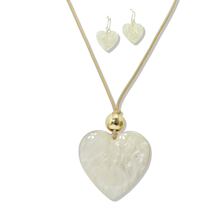 7.1.26 CELLULOID ACEATE HEART PENDANT Long