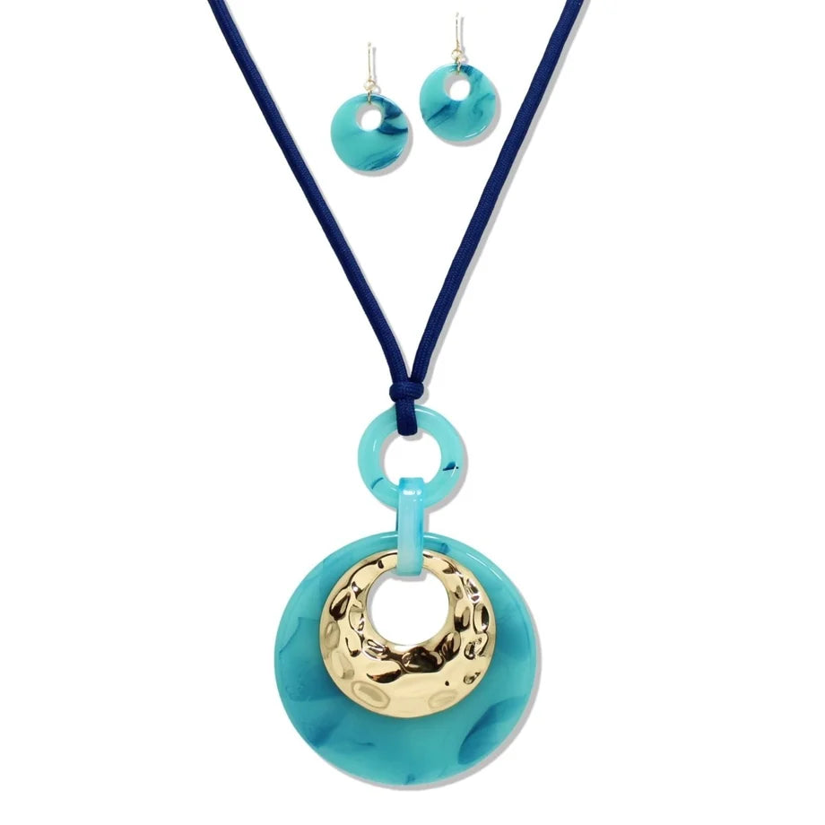 8.19.26 Necklace long resin geo pendents