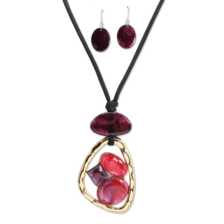 7.1.26 Necklace GEOMETRIC MARBLED RESIN PENDANT