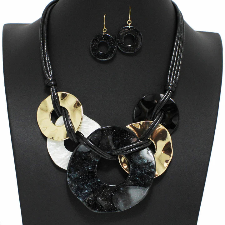 6.27.25 Necklace HAMMERED ROUND CELLULOID ACETATE NECKLACE