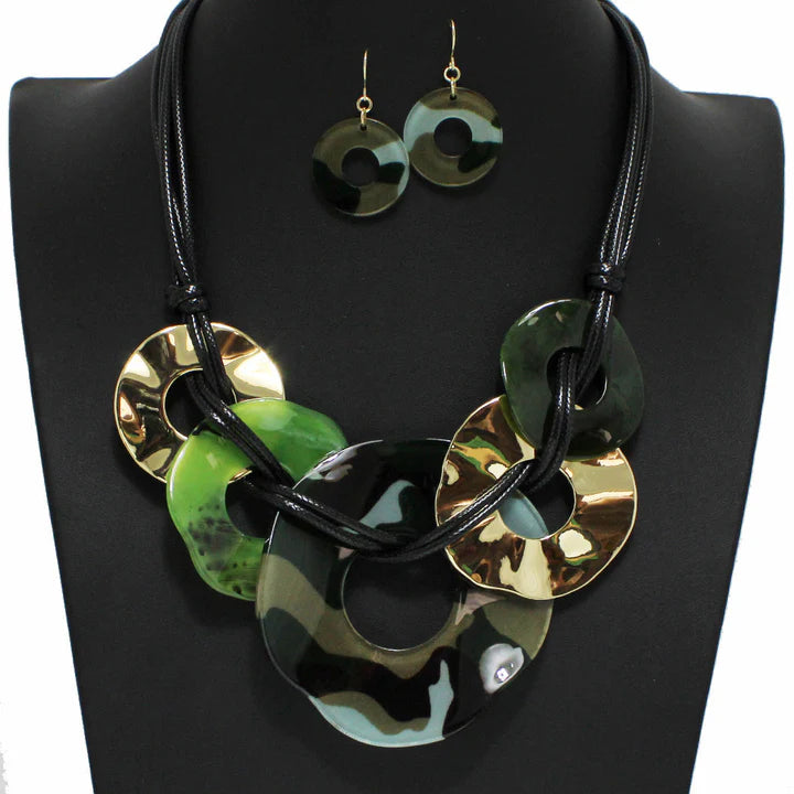 6.27.25 Necklace HAMMERED ROUND CELLULOID ACETATE NECKLACE