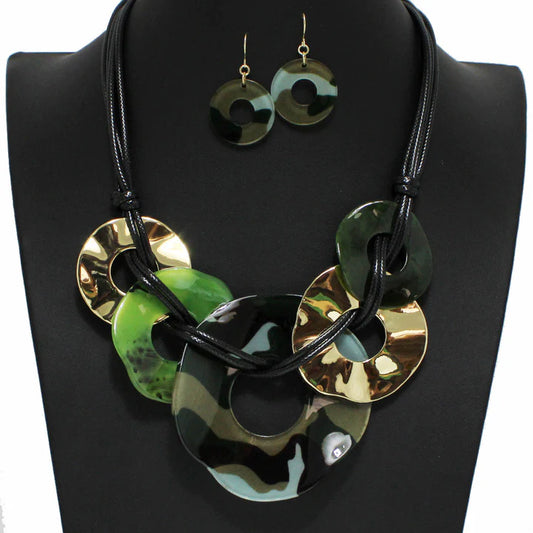 6.27.25 Necklace HAMMERED ROUND CELLULOID ACETATE NECKLACE