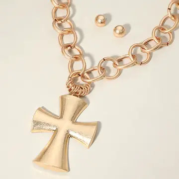 2.18.26 Necklace Gothic cross chain link