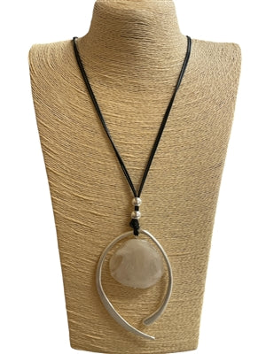 8.5.26 Necklace Drool necklace on rope