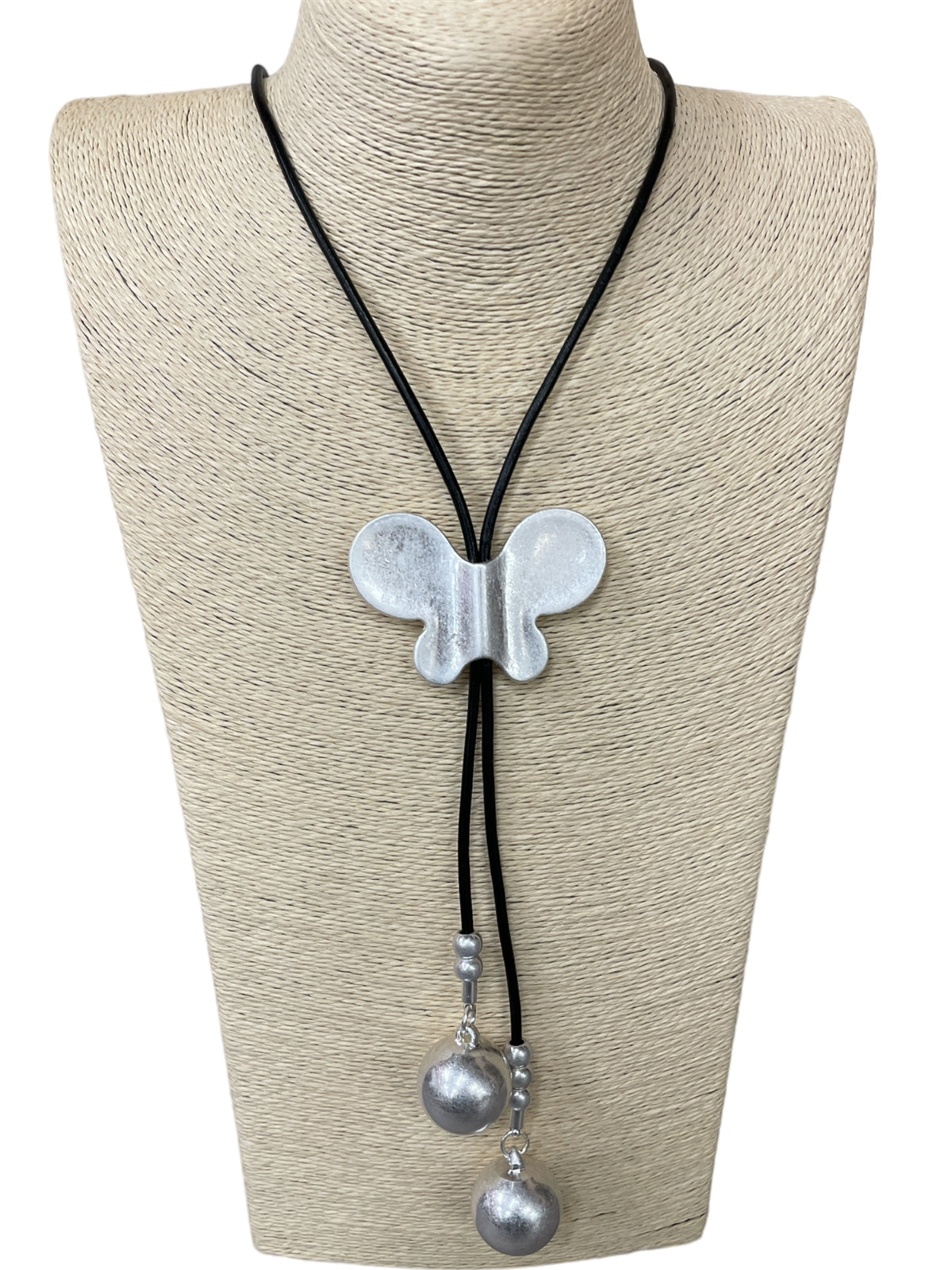 8.5.26 Necklace Drool necklace on rope