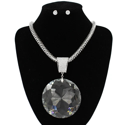 9.17.26 Necklace set stone medallion w stud earrings