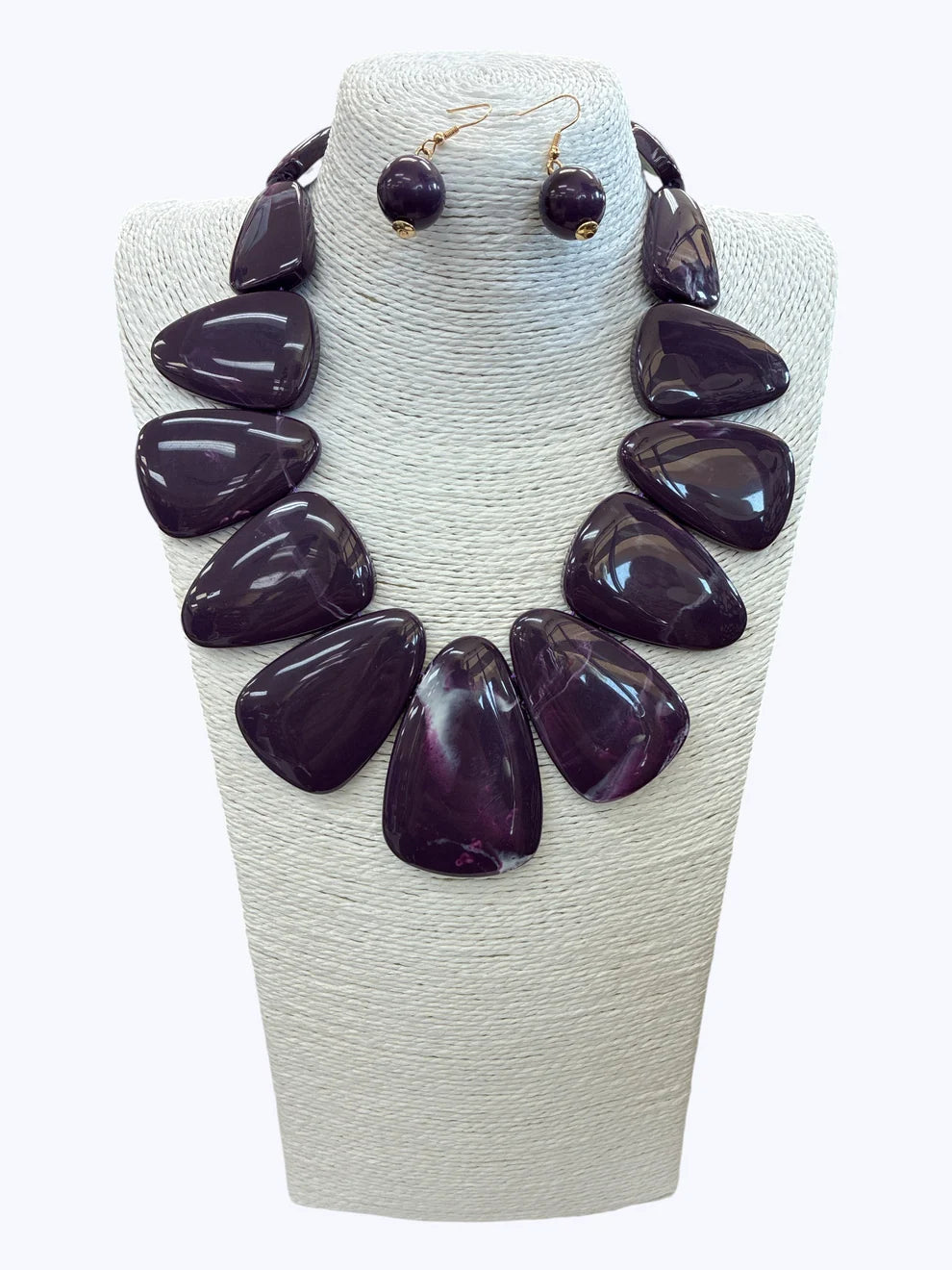 8.27.26 Necklace bib color purple