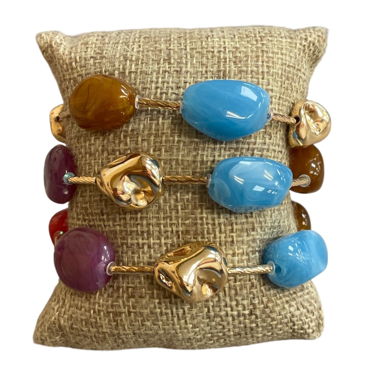 8.5.26 Bracelet acrylic beaded stretchy w gold