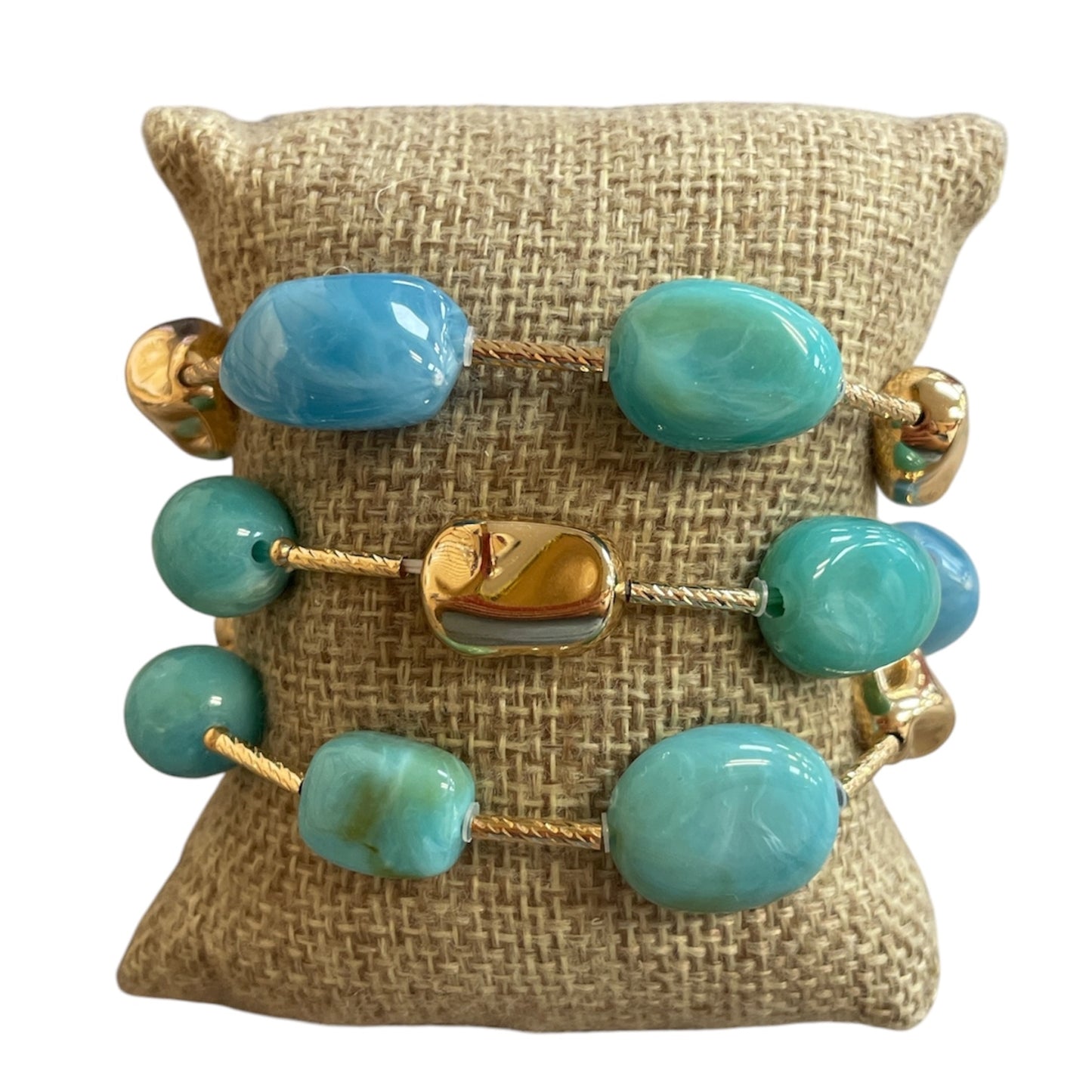 8.5.26 Bracelet acrylic beaded stretchy w gold