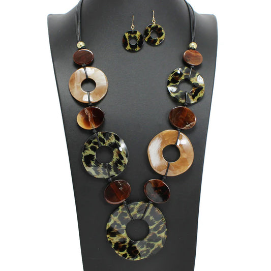 7.1.25  Necklace setCURVY ROUND CELLULOID ACETATE ACCENT LONG NECKLACE