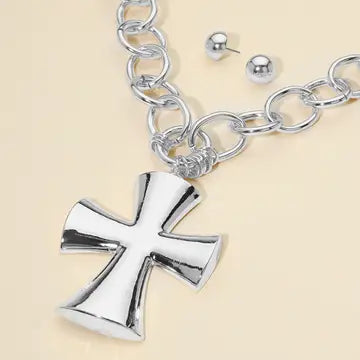 2.18.26 Necklace Gothic cross chain link