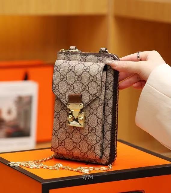 7.24.26 Phone purse