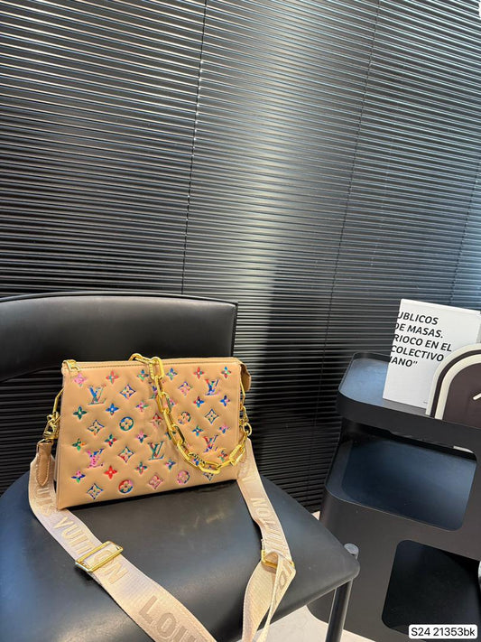 9.17.25 Purse crossbody L w colors