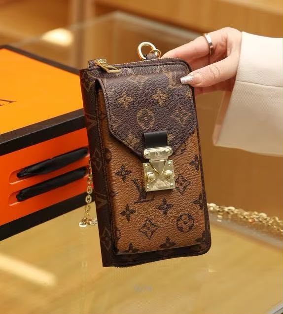 7.24.26 Phone purse
