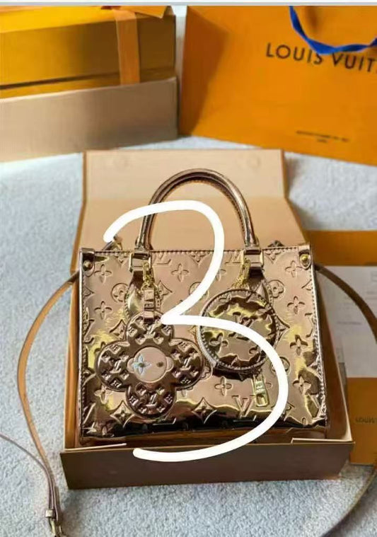 12.18.25 Purse  Mirror L tote square