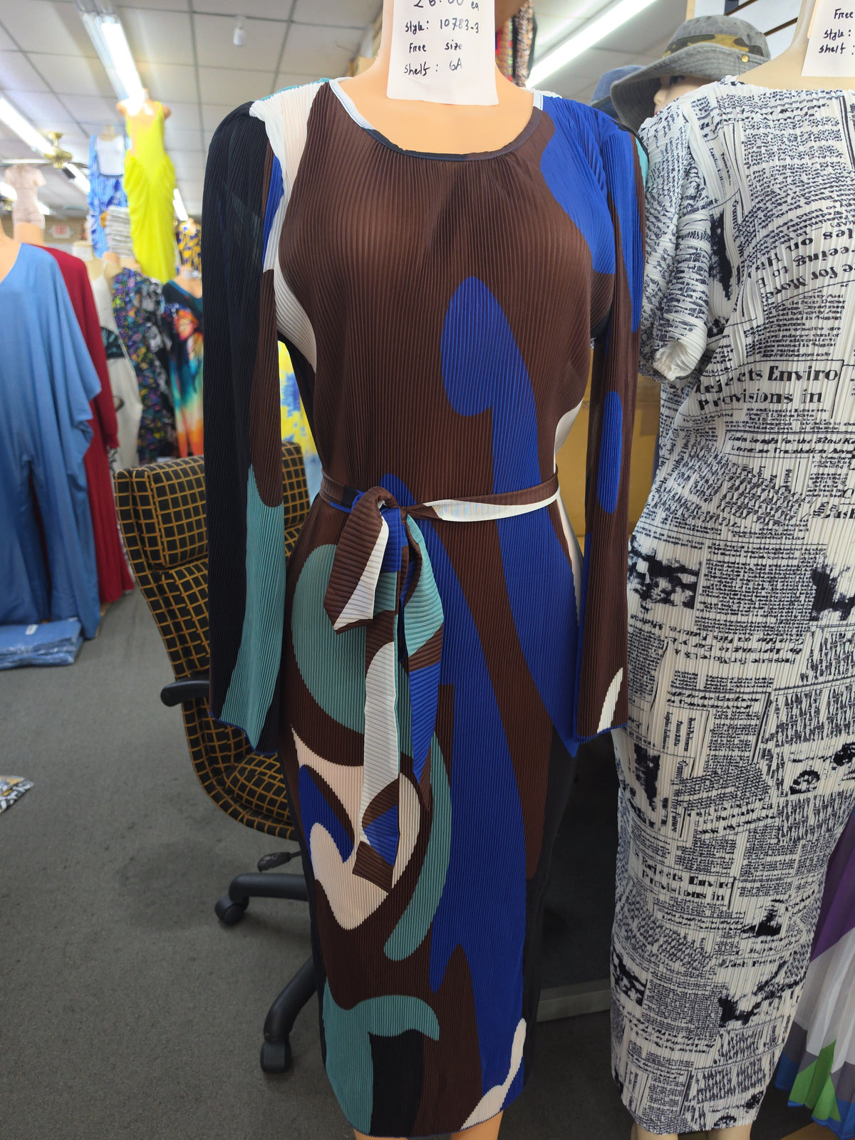 9.9.26 Dress MR ribbed texture blue/aqua/brown/black abstract fits up 2x