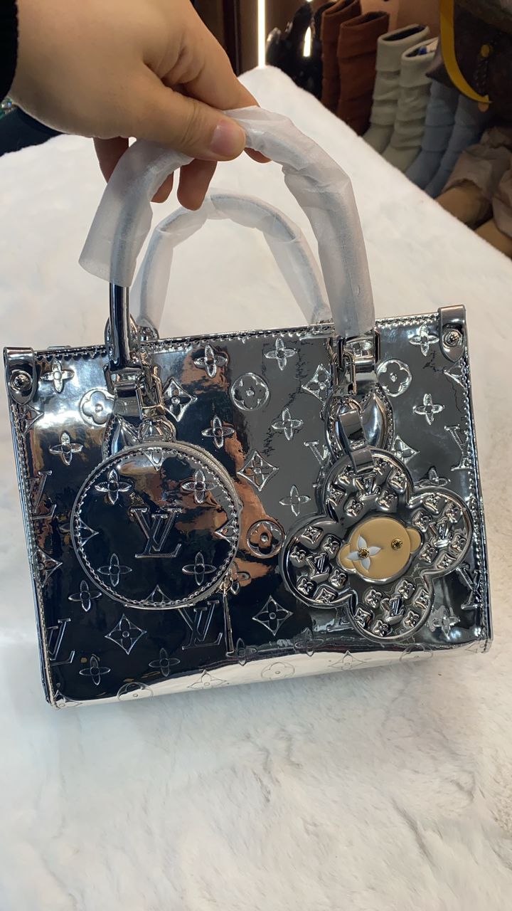 12.18.25 Purse  Mirror L tote square
