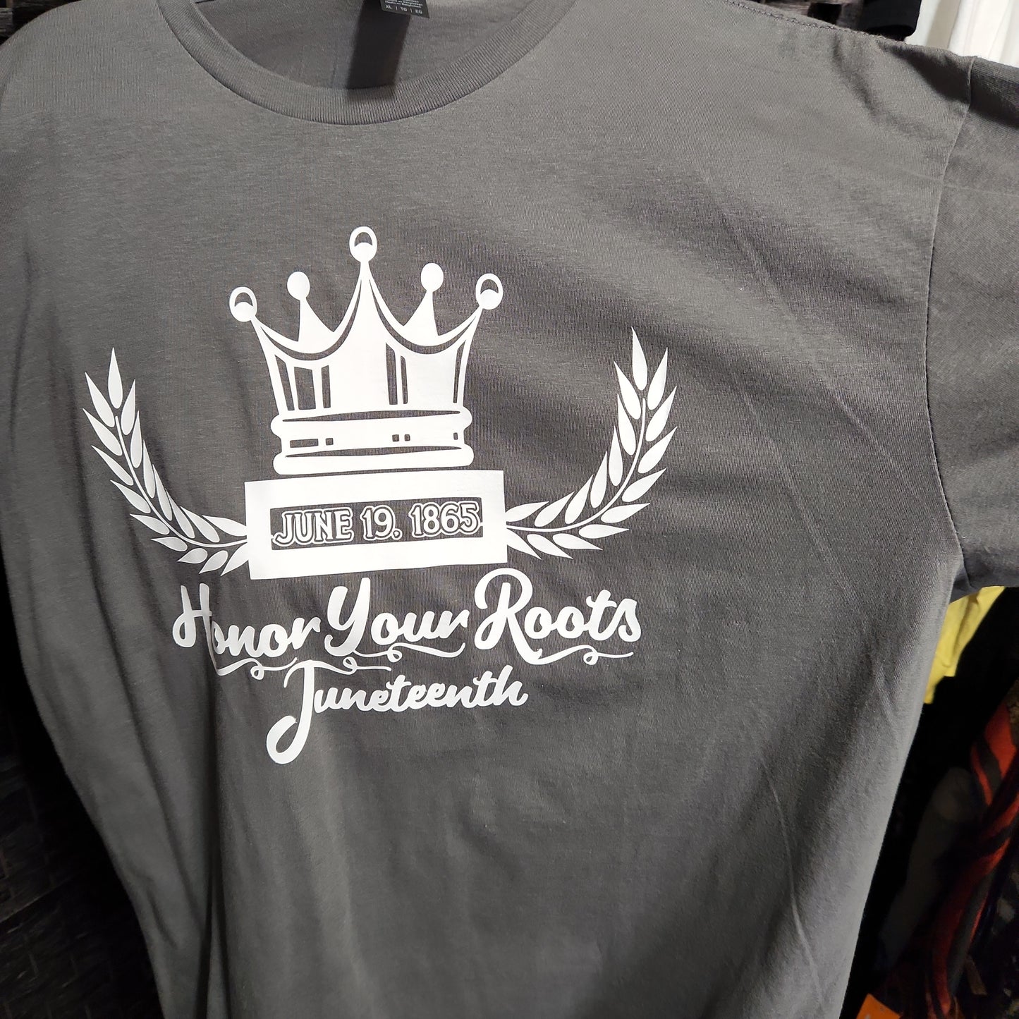 6.8.23 Tshirt Honor your roots gray XL